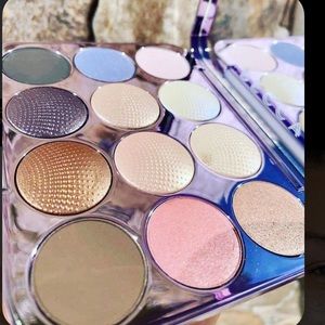 Becca Pearl Glow eyeshadow pallet